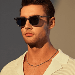 Óculos de Sol Quadrado Cinza - Modelo Jurerê